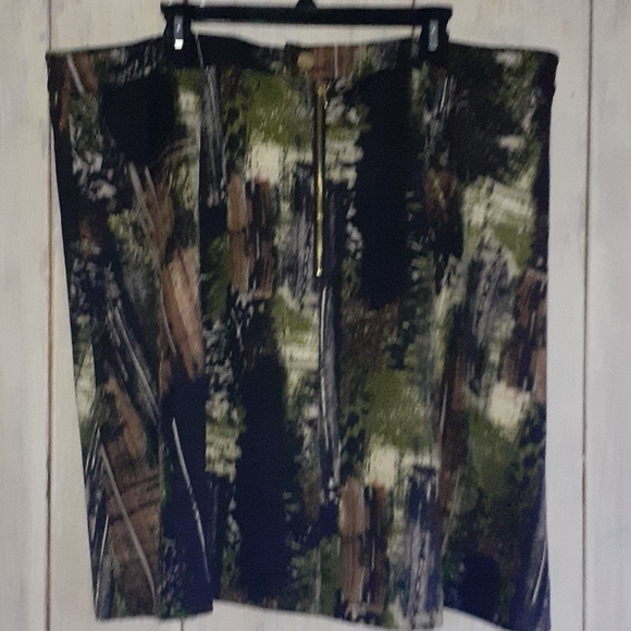 Skirt. MODAMIX. Excellent Condition - Picture 4 of 4